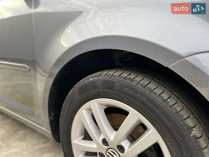 Минивэн Volkswagen Touran 2007 в Лубнах