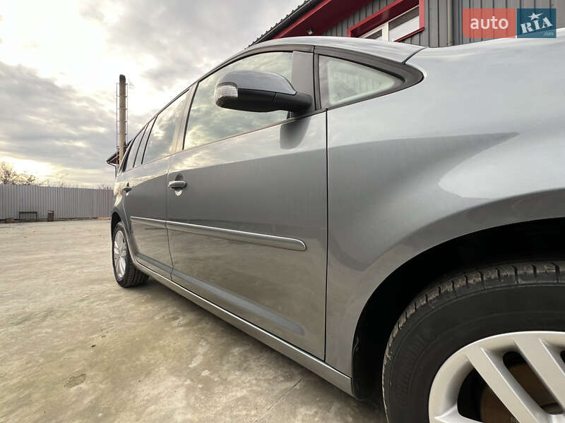 Минивэн Volkswagen Touran 2007 в Лубнах