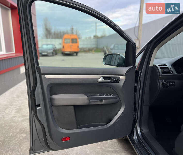 Минивэн Volkswagen Touran 2007 в Лубнах