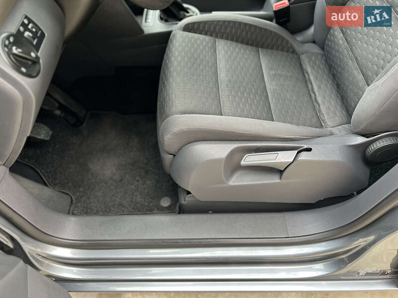 Минивэн Volkswagen Touran 2007 в Лубнах