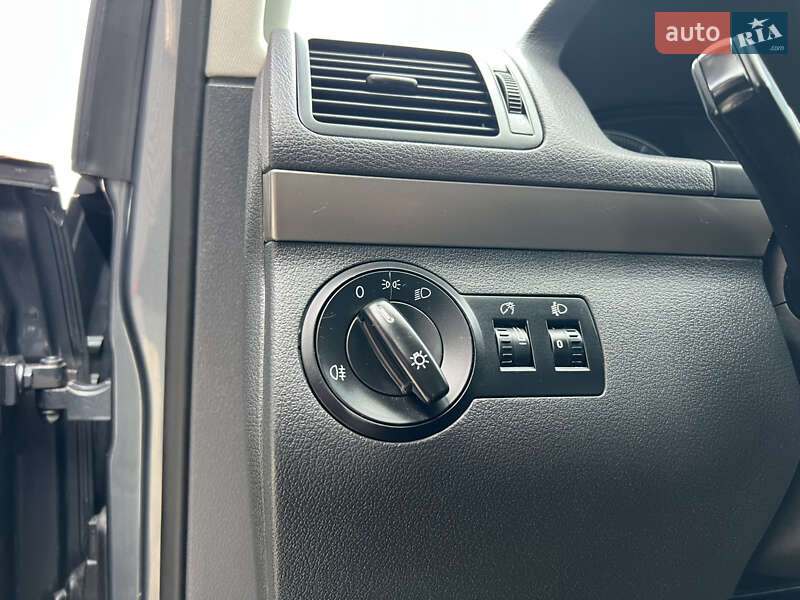 Минивэн Volkswagen Touran 2007 в Лубнах