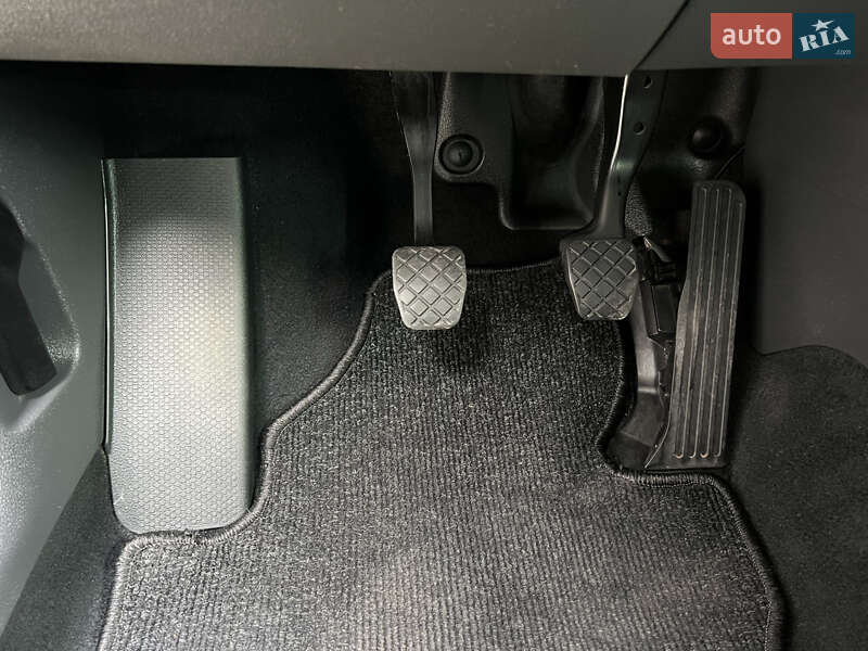 Минивэн Volkswagen Touran 2007 в Лубнах