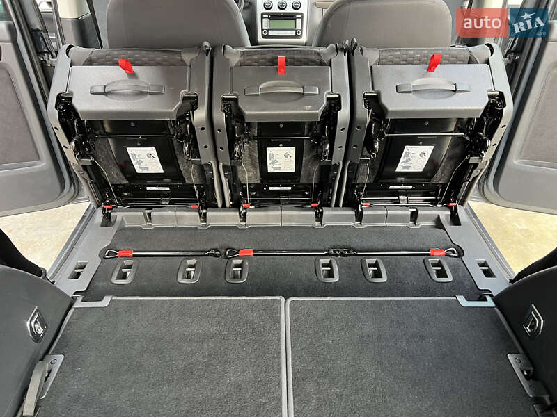 Минивэн Volkswagen Touran 2007 в Лубнах