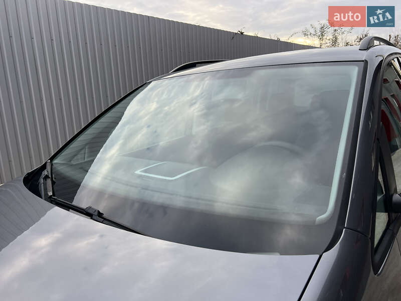 Минивэн Volkswagen Touran 2007 в Лубнах