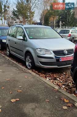 Мінівен Volkswagen Touran 2009 в Луцьку
