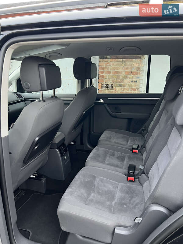 Мінівен Volkswagen Touran 2014 в Києві