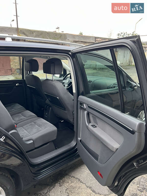 Мінівен Volkswagen Touran 2014 в Києві