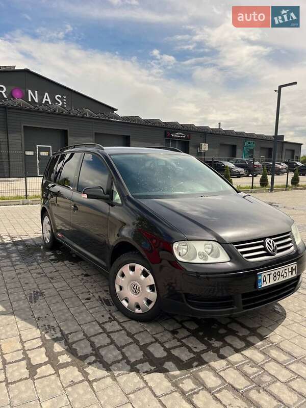 Минивэн Volkswagen Touran 2004 в Ивано-Франковске
