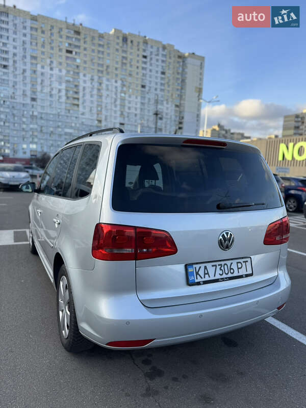 Минивэн Volkswagen Touran 2012 в Киеве