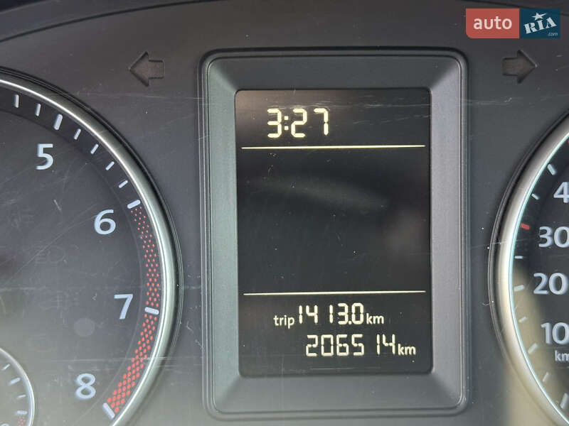 Минивэн Volkswagen Touran 2012 в Киеве