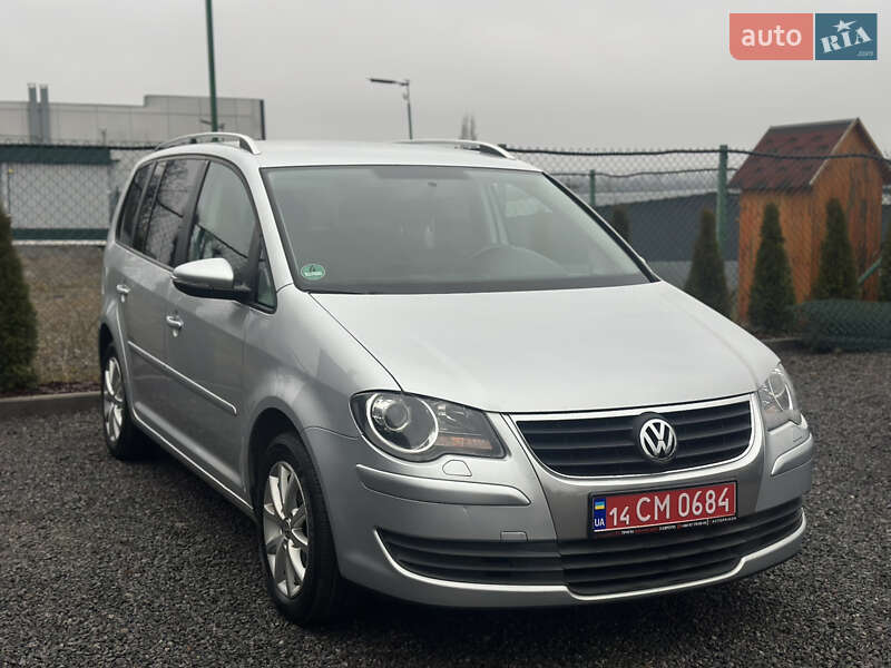 Volkswagen Touran 2010 Volkswagen Touran 2010
