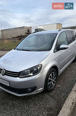 Минивэн Volkswagen Touran 2012 в Кельменцах