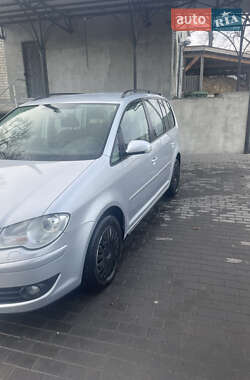 Мінівен Volkswagen Touran 2008 в Луцьку