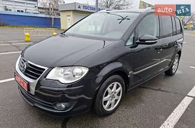 Минивэн Volkswagen Touran 2010 в Борисполе