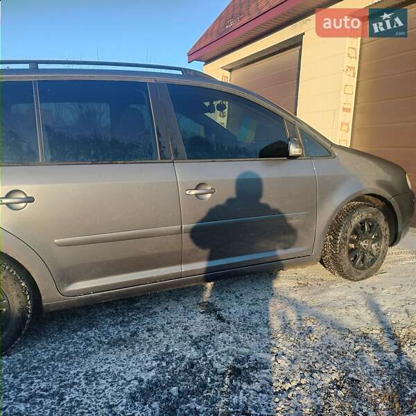 Мінівен Volkswagen Touran 2006 в Шепетівці