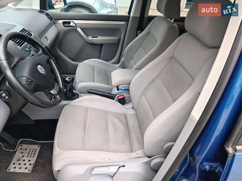 Минивэн Volkswagen Touran 2007 в Харькове