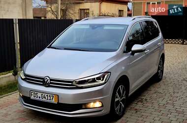 Мікровен Volkswagen Touran 2021 в Сваляві