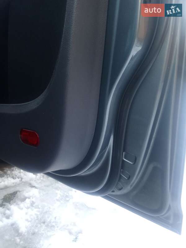 Минивэн Volkswagen Touran 2007 в Надворной фото 37 Минивэн Volkswagen Touran 2007 в Надворной