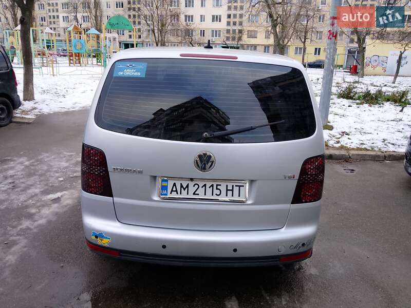 Минивэн Volkswagen Touran 2007 в Киеве