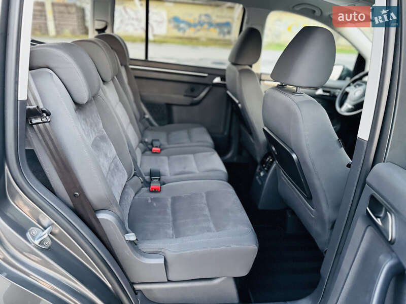 Мінівен Volkswagen Touran 2012 в Здолбуніві