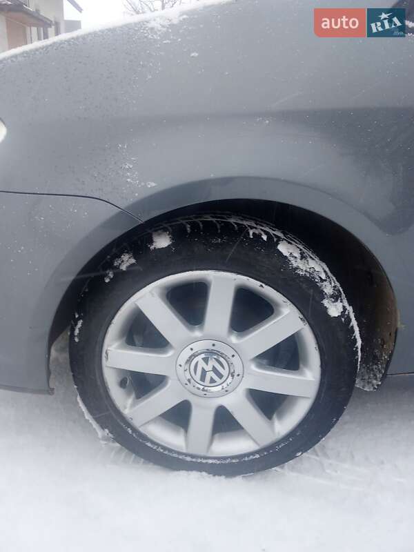 Минивэн Volkswagen Touran 2007 в Надворной фото 50 Минивэн Volkswagen Touran 2007 в Надворной