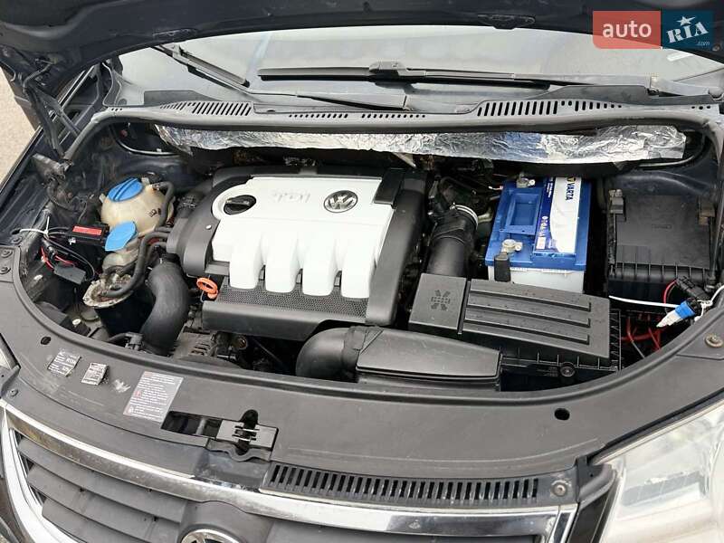 Минивэн Volkswagen Touran 2008 в Житомире