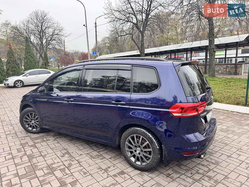 Мінівен Volkswagen Touran 2015 в Києві фото 6 Мінівен Volkswagen Touran 2015 в Києві