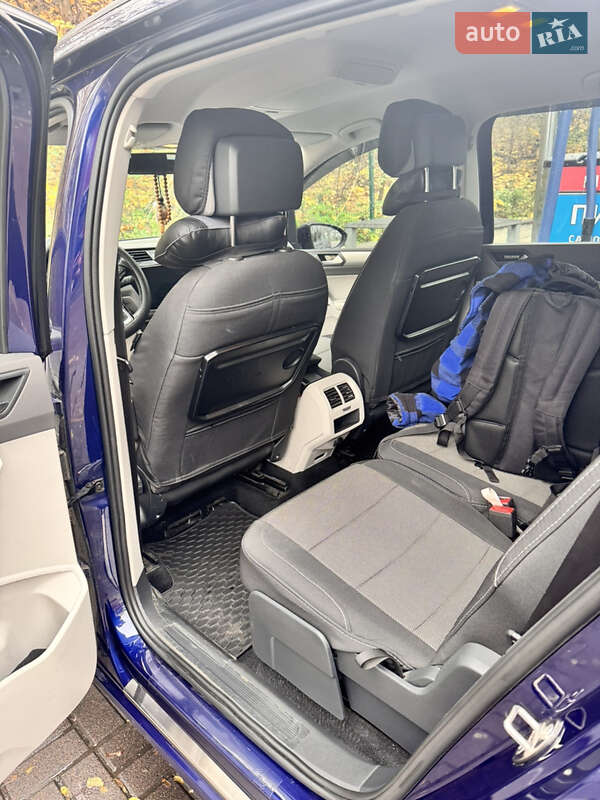 Мінівен Volkswagen Touran 2015 в Києві фото 18 Мінівен Volkswagen Touran 2015 в Києві