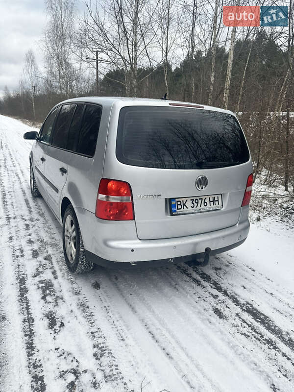 Мінівен Volkswagen Touran 2004 в Рокитному