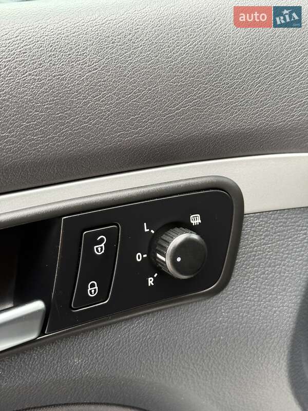 Мінівен Volkswagen Touran 2012 в Сумах