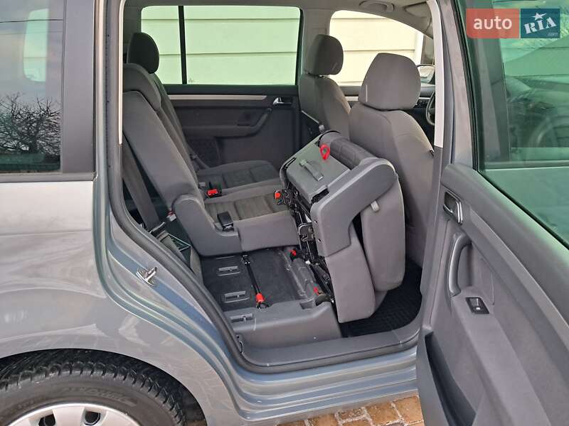 Минивэн Volkswagen Touran 2006 в Могилев-Подольске фото 61 Минивэн Volkswagen Touran 2006 в Могилев-Подольске