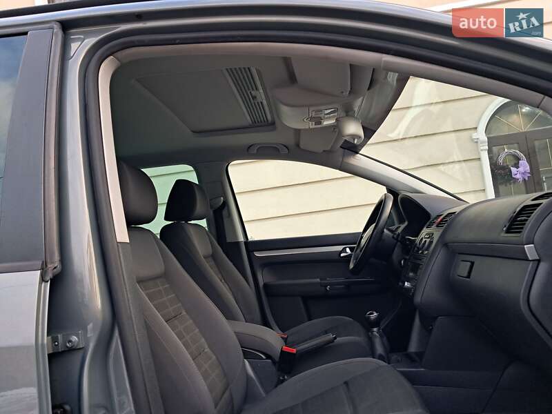 Минивэн Volkswagen Touran 2006 в Могилев-Подольске фото 66 Минивэн Volkswagen Touran 2006 в Могилев-Подольске