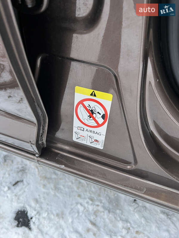 Минивэн Volkswagen Touran 2013 в Луцке фото 34 Минивэн Volkswagen Touran 2013 в Луцке