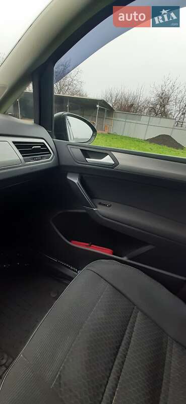 Мікровен Volkswagen Touran 2016 в Кривому Розі фото 16 Мікровен Volkswagen Touran 2016 в Кривому Розі