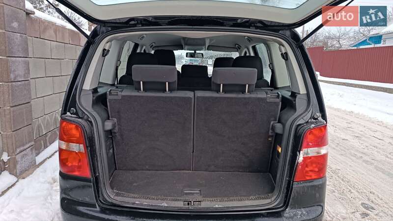 Мінівен Volkswagen Touran 2005 в Сарнах