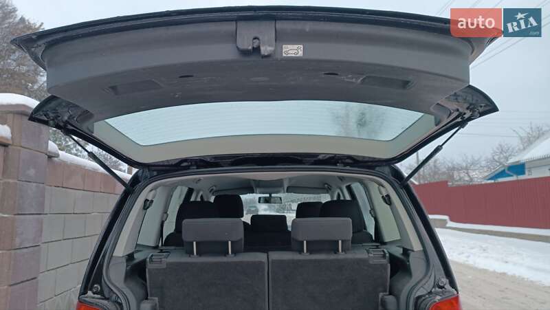 Мінівен Volkswagen Touran 2005 в Сарнах