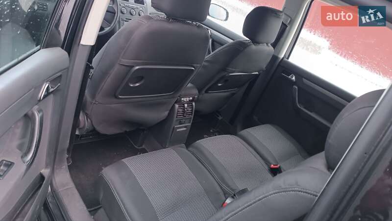 Мінівен Volkswagen Touran 2005 в Сарнах