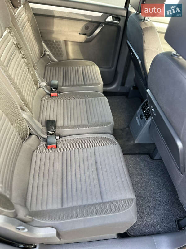 Минивэн Volkswagen Touran 2015 в Луцке