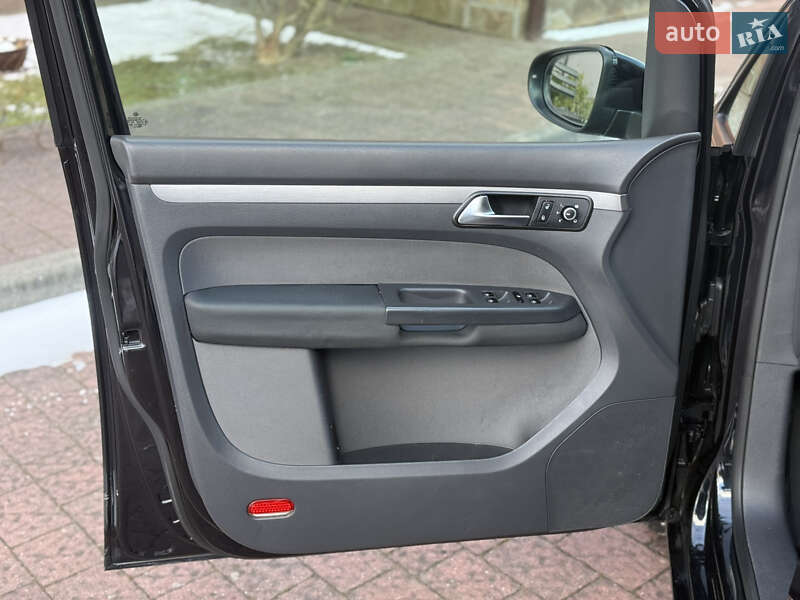 Минивэн Volkswagen Touran 2011 в Стрые фото 62 Минивэн Volkswagen Touran 2011 в Стрые