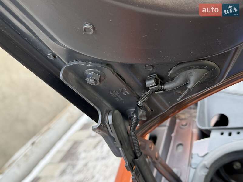 Минивэн Volkswagen Touran 2009 в Ровно