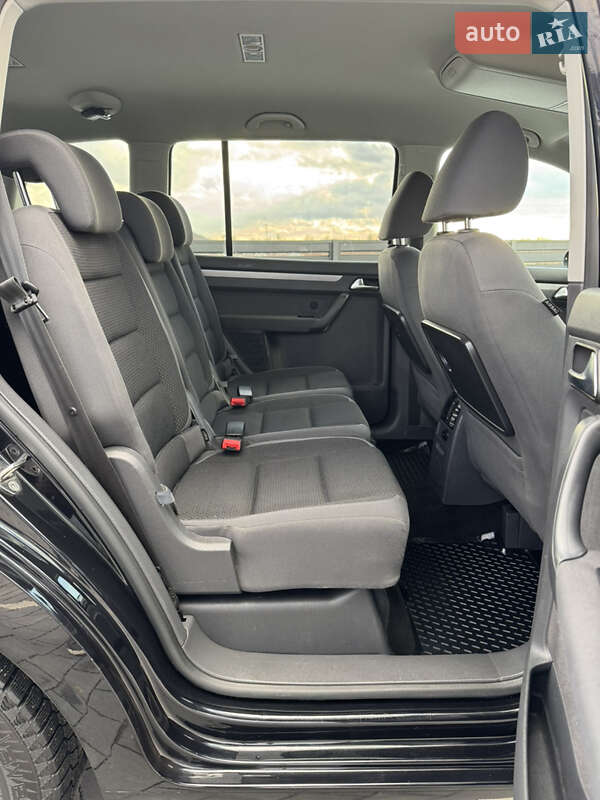 Минивэн Volkswagen Touran 2011 в Мукачево