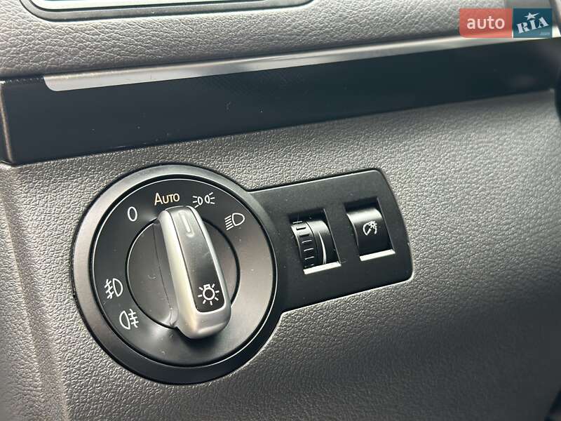 Минивэн Volkswagen Touran 2011 в Дрогобыче фото 87 Минивэн Volkswagen Touran 2011 в Дрогобыче