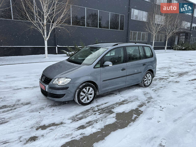 Минивэн Volkswagen Touran 2009 в Белой Церкви