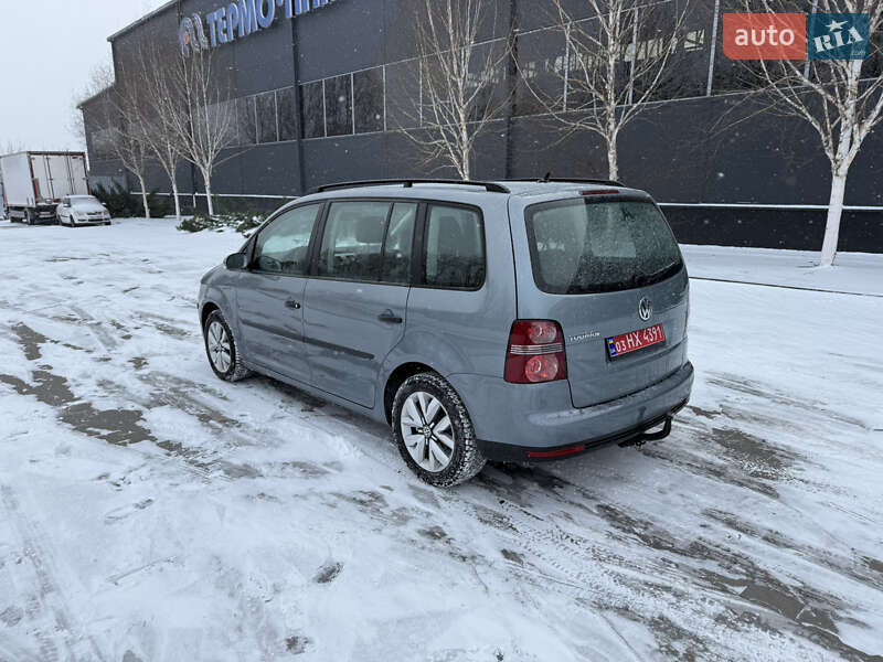 Минивэн Volkswagen Touran 2009 в Белой Церкви