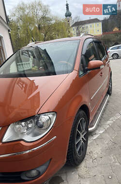 Мінівен Volkswagen Touran 2009 в Мукачевому