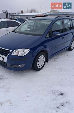 Минивэн Volkswagen Touran 2010 в Житомире