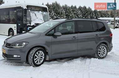 Микровэн Volkswagen Touran 2016 в Нововолынске