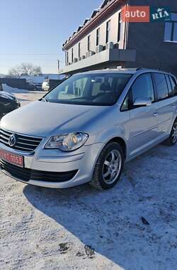 Минивэн Volkswagen Touran 2009 в Ровно