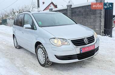 Мінівен Volkswagen Touran 2008 в Дніпрі