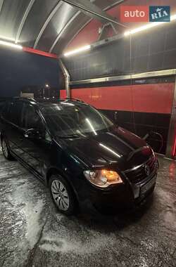 Минивэн Volkswagen Touran 2008 в Львове